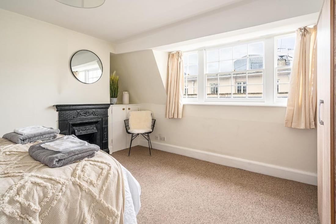 Beautiful Character 3 Bed City Centre Apartment 바스 외부 사진